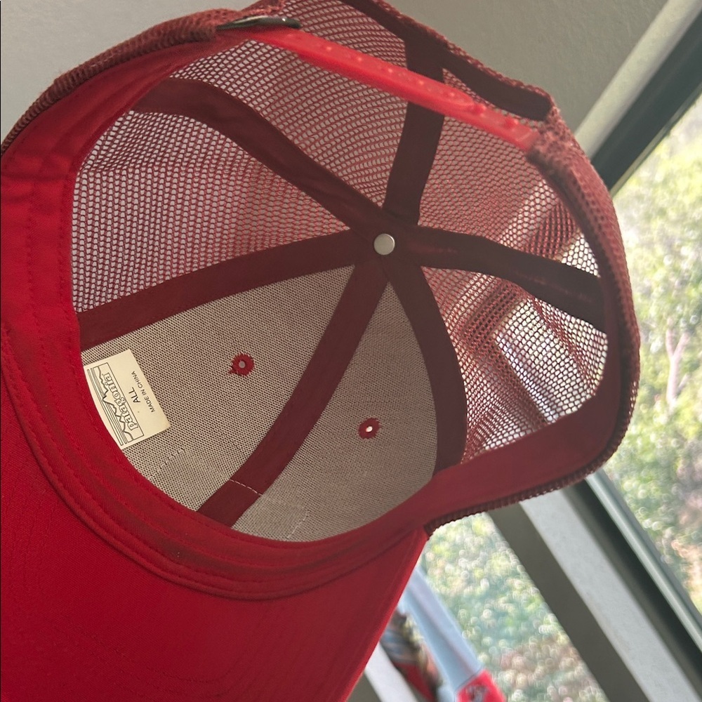Patagonia Red Mesh-Back Baseball Cap with Mountain Patch - Picture 5 of 6